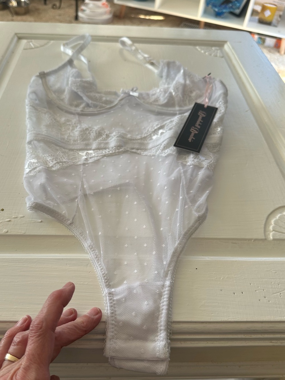 Chic White Lace Chemise